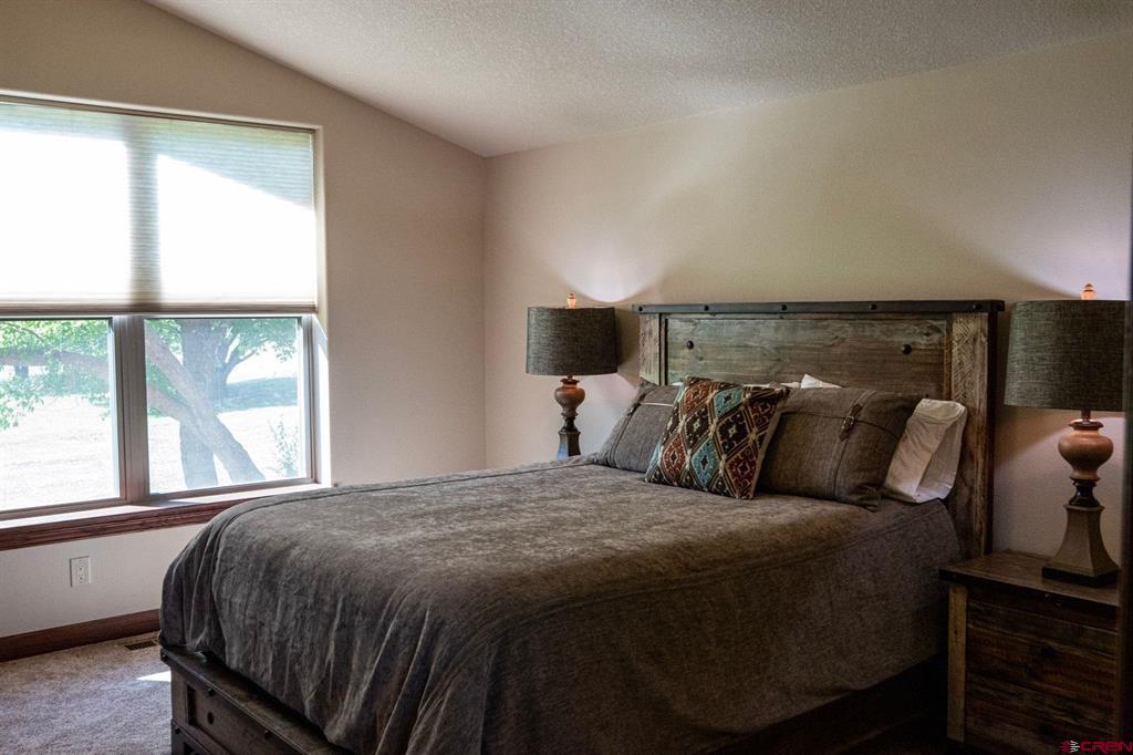 825115 Property Photo 18