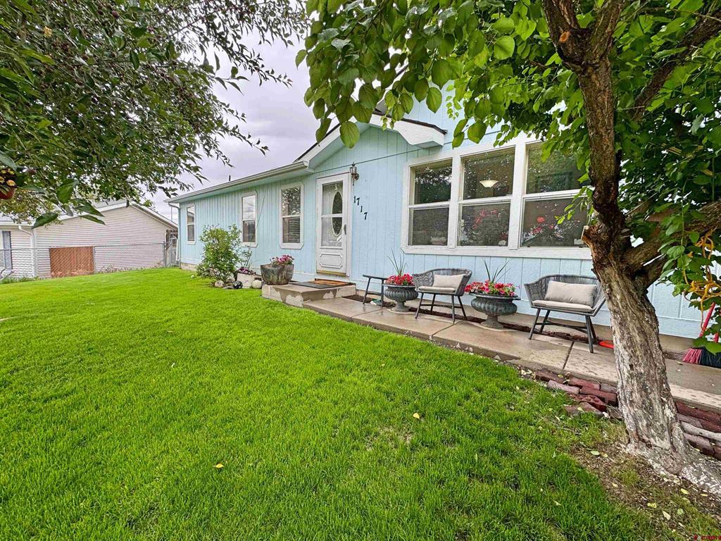 1717 Pioneer Circle Property Photo 1