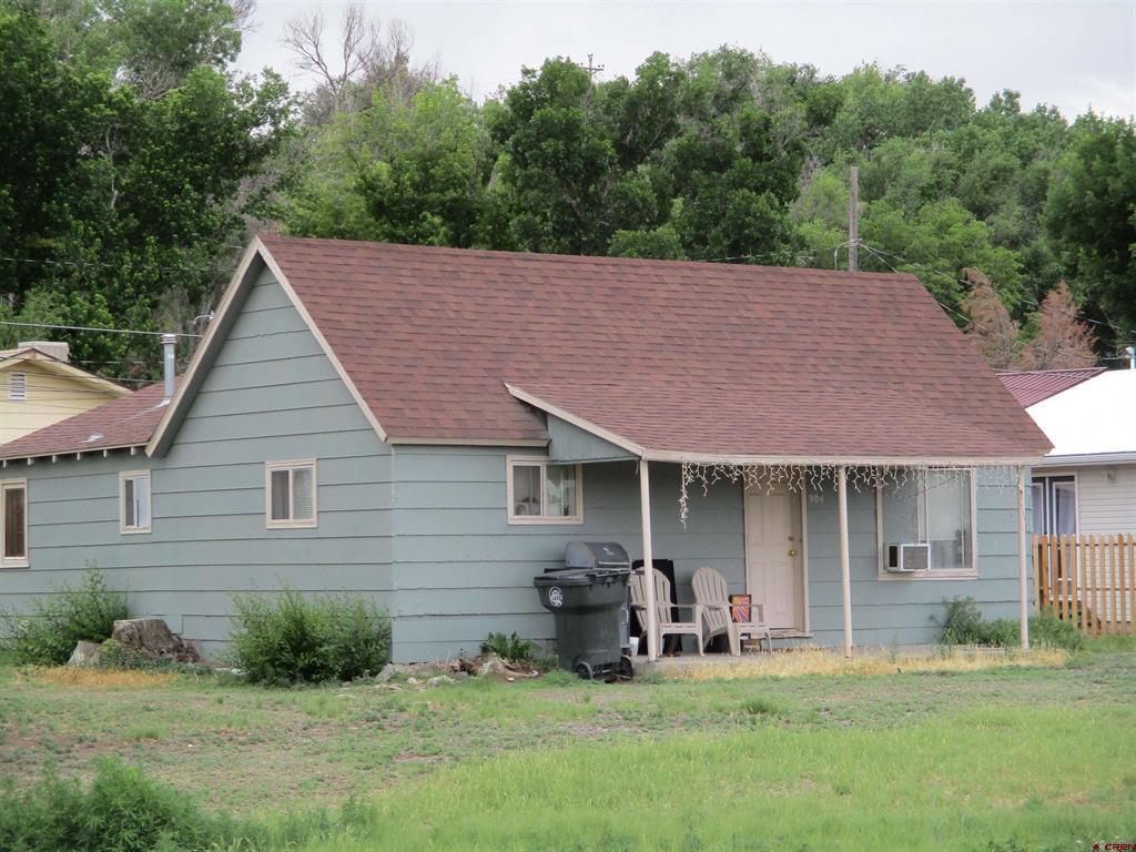 904 Bluff Street Property Photo 1