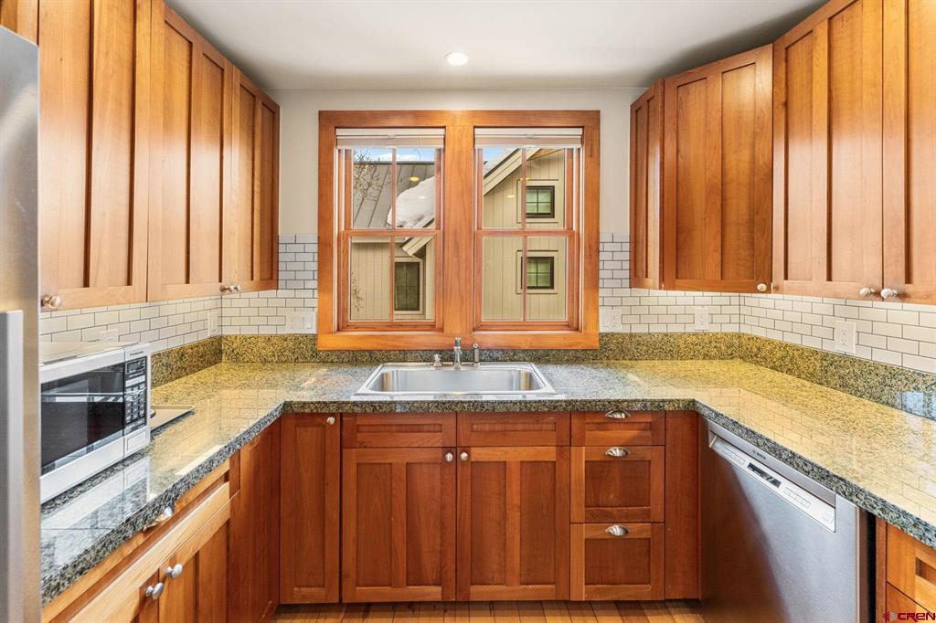 825 Whiterock Avenue Property Photo 6
