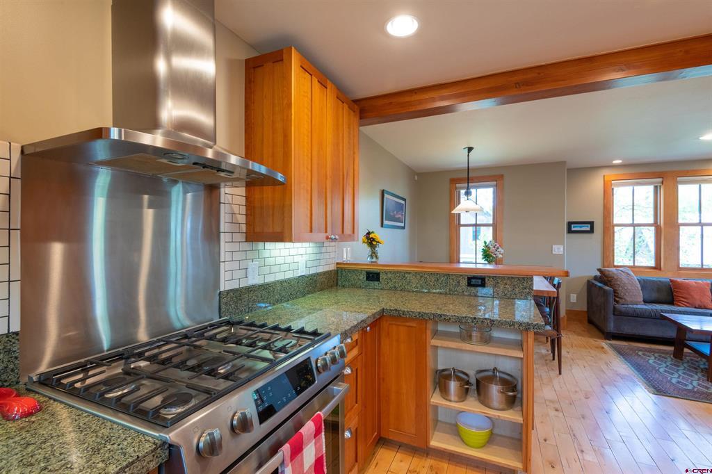 825 Whiterock Avenue Property Photo 8