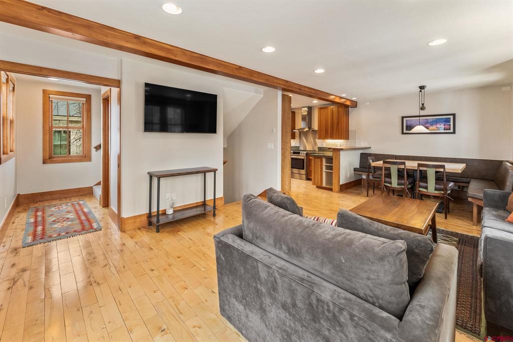 825 Whiterock Avenue Property Photo 12