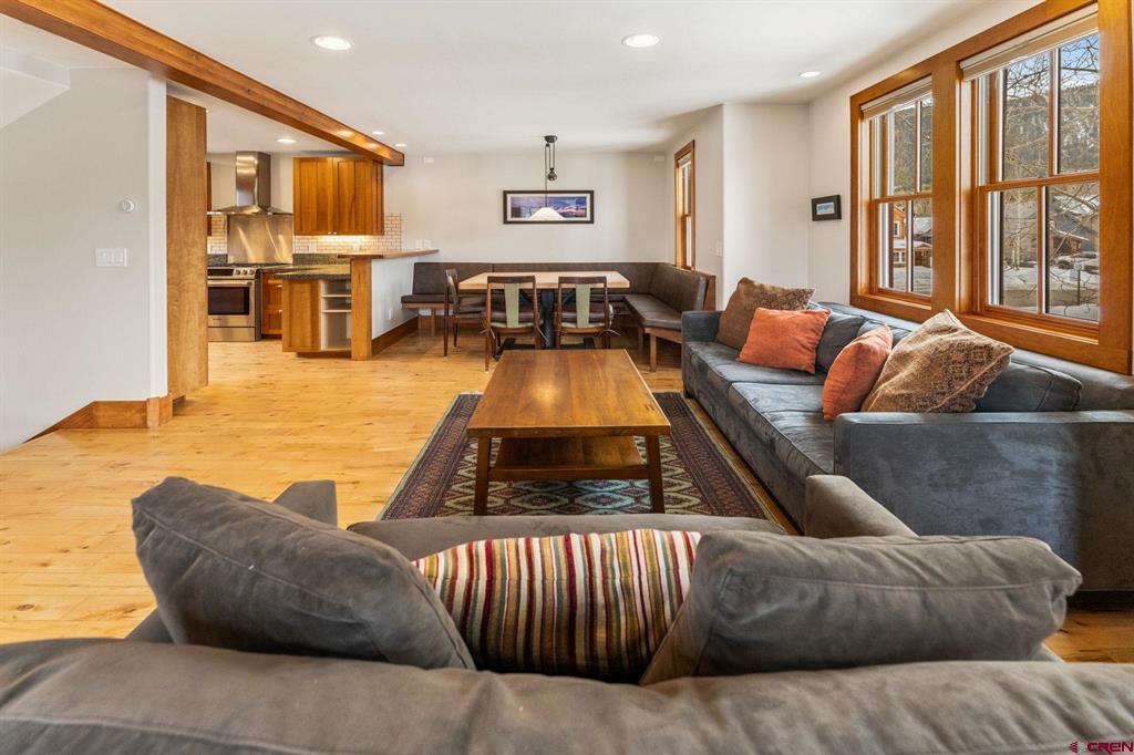 825 Whiterock Avenue Property Photo 14