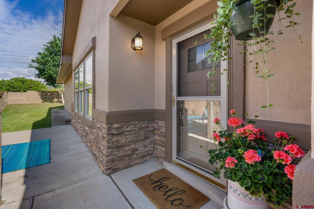 1602 S Taylor Circle Property Photo 2