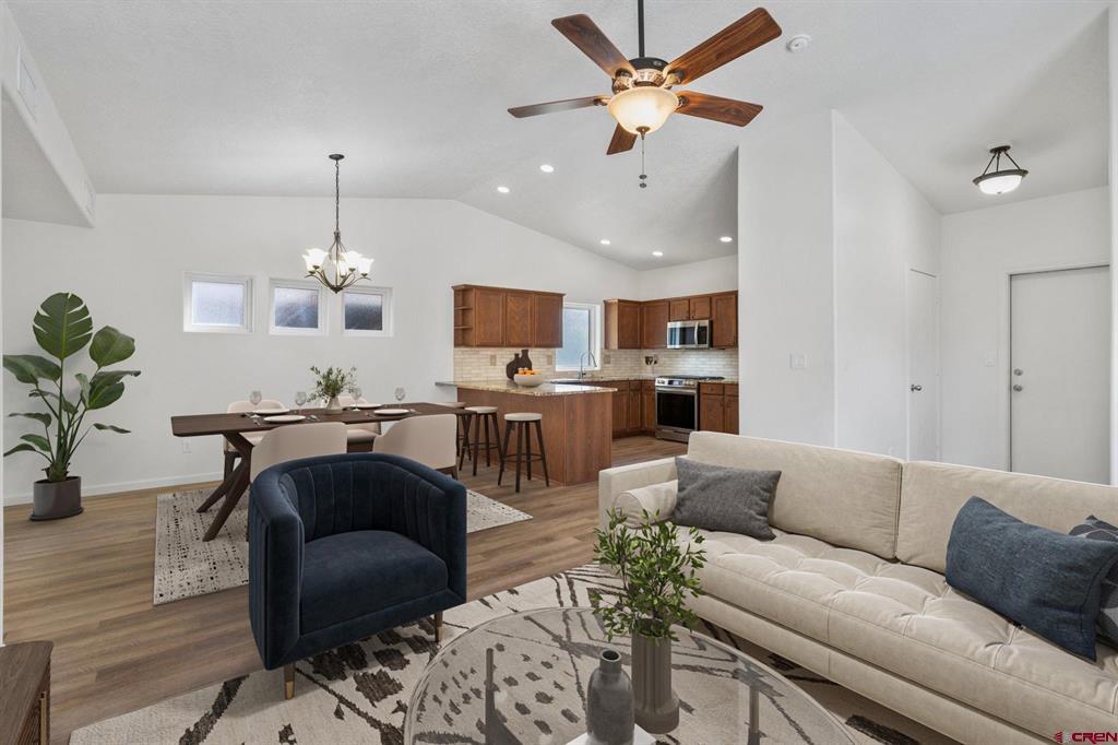 1602 S Taylor Circle Property Photo 3