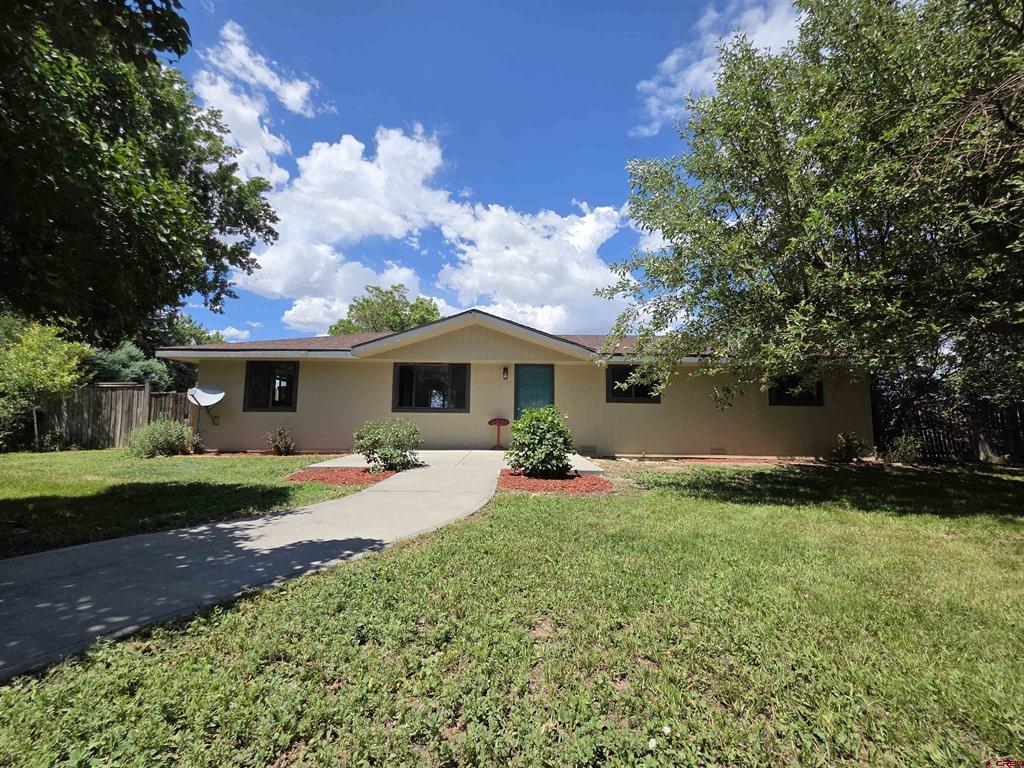 21121 H Road Property Photo 1