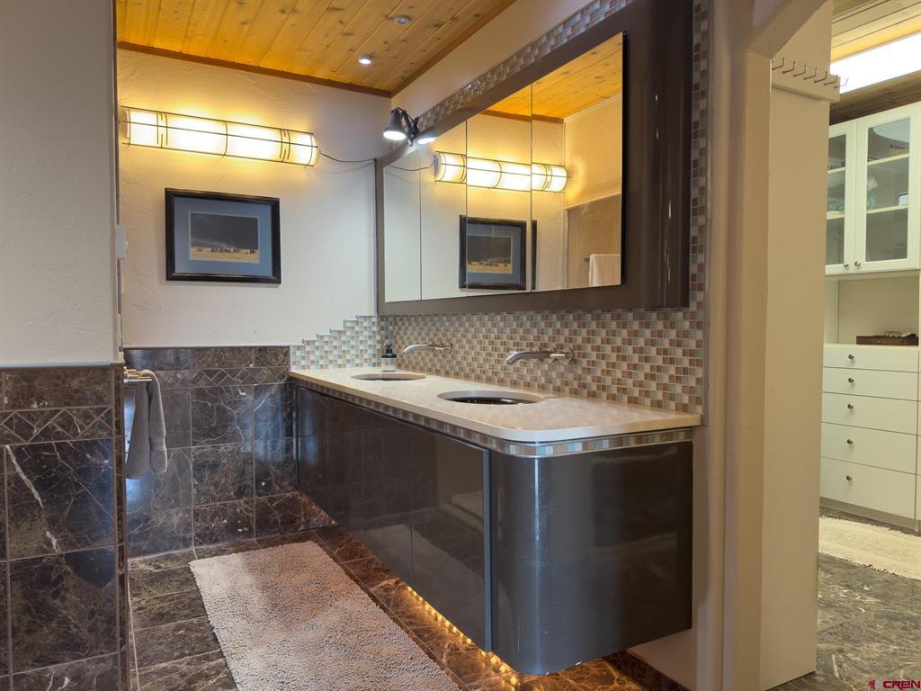 1071 Black Canyon Road Property Photo 12