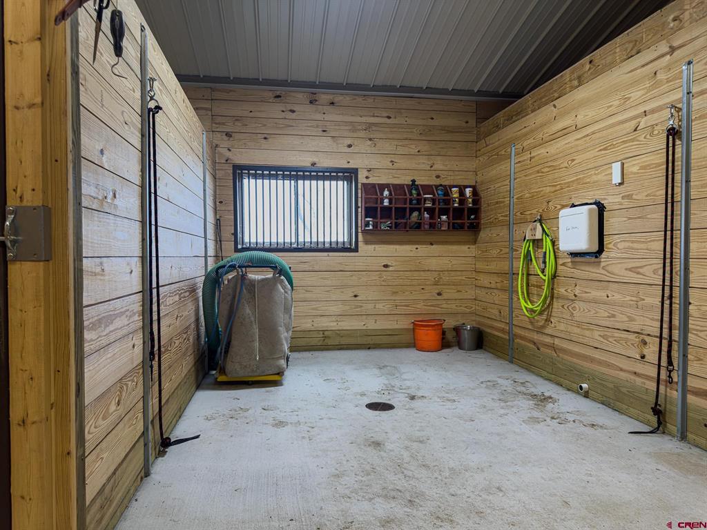 1071 Black Canyon Road Property Photo 25
