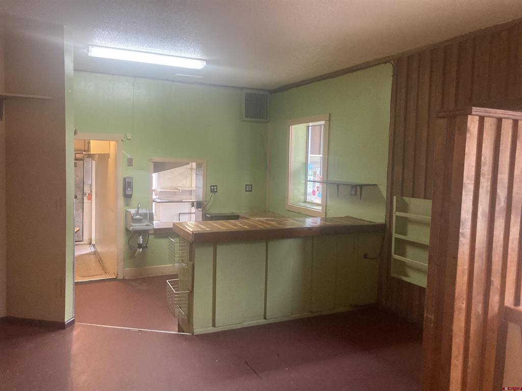666 College Drive Property Photo 3