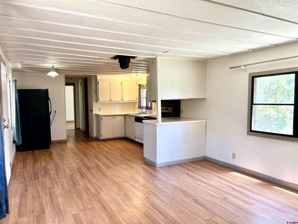 295 Woodcrest Drive Property Photo 6