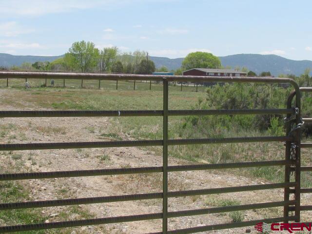45 Country Meadows Place Property Photo 4