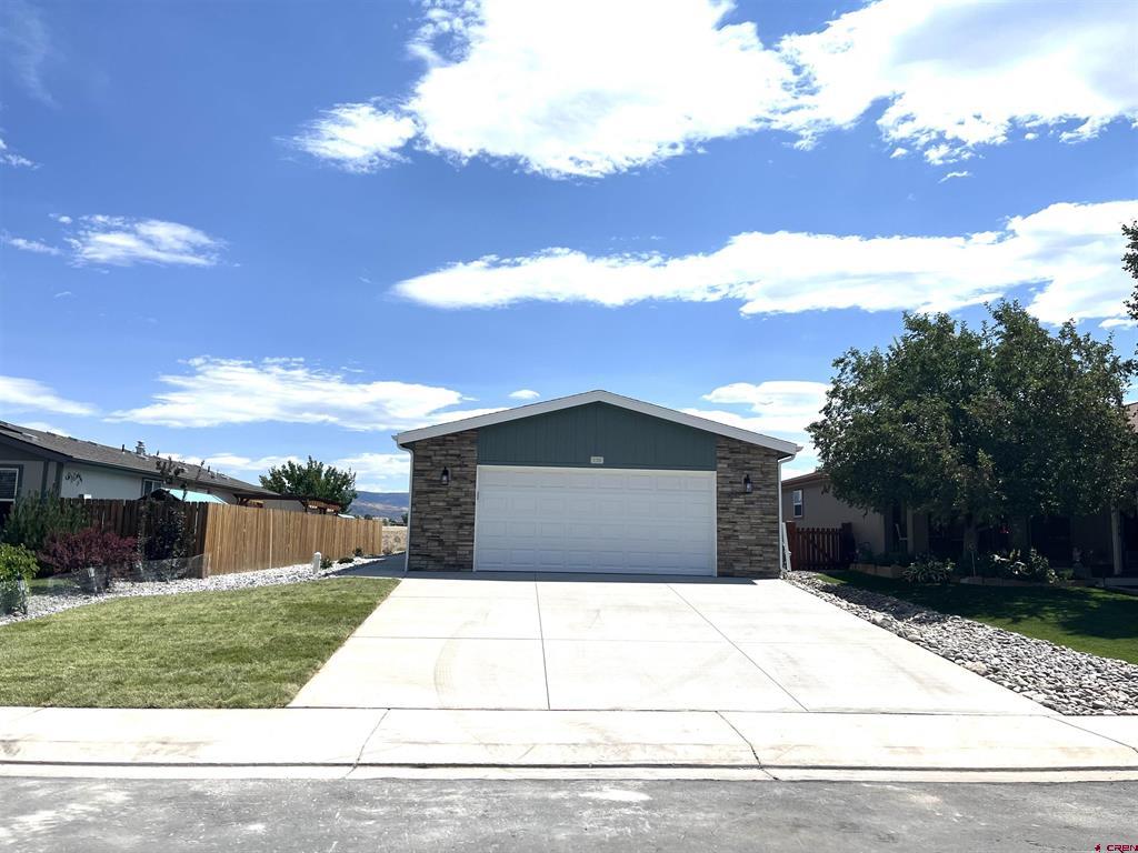 133 Castle Avenue Property Photo 2