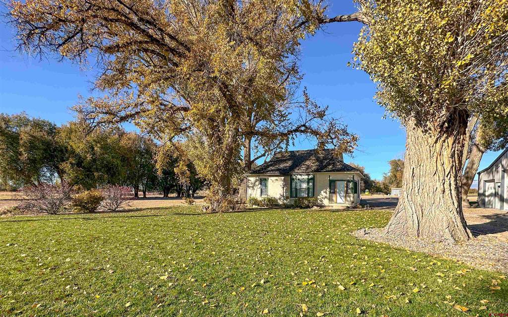 18551 F Road Property Photo 4