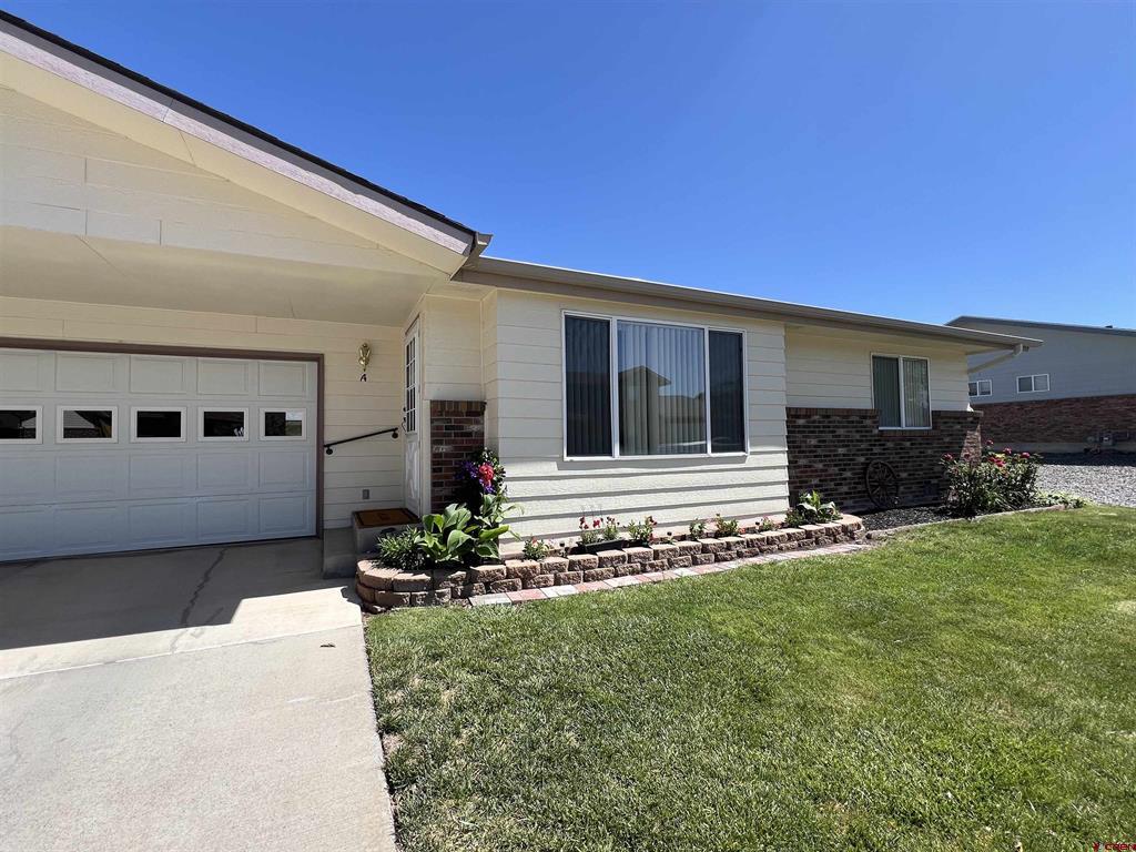 2043 Princeton Way Property Photo 1