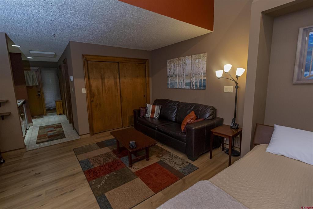 961 N Tamarron Drive Property Photo 9