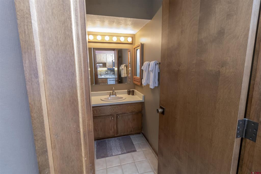 961 N Tamarron Drive Property Photo 17