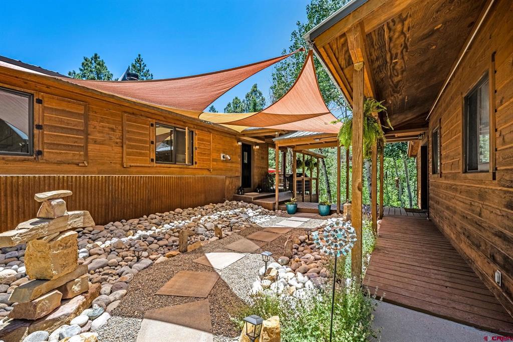 204 Skyline Drive Property Photo 1