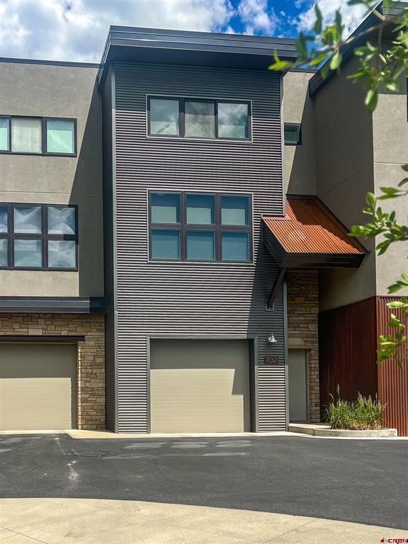 732 O'Brien Drive Property Photo 1