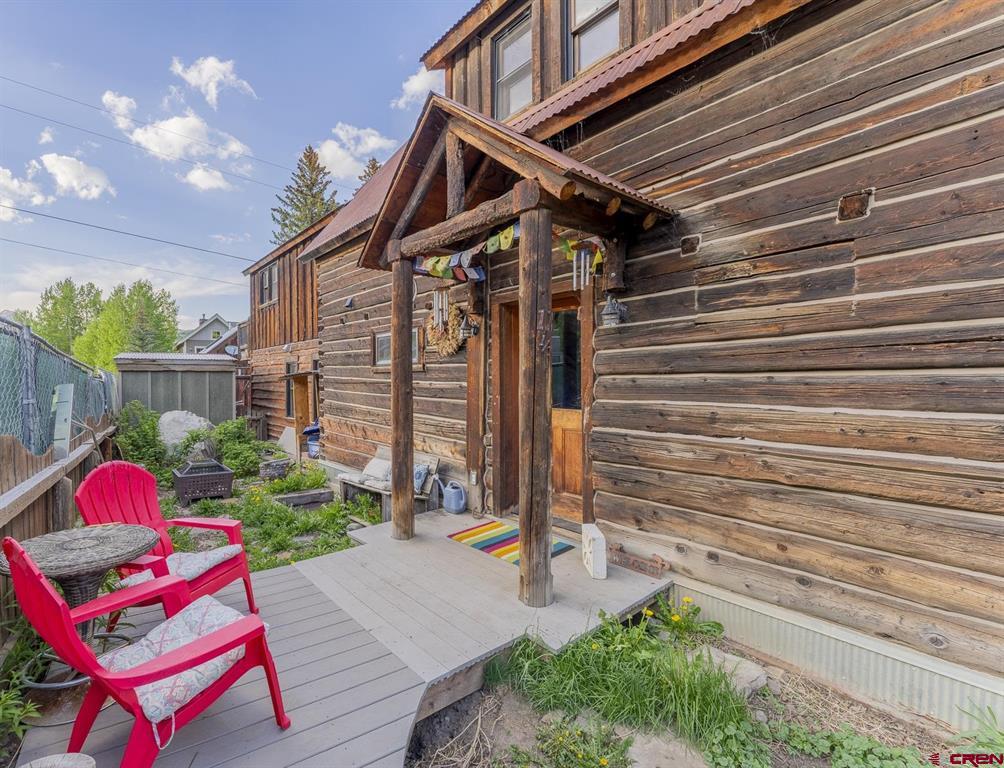 17 Elk Avenue Property Photo 2