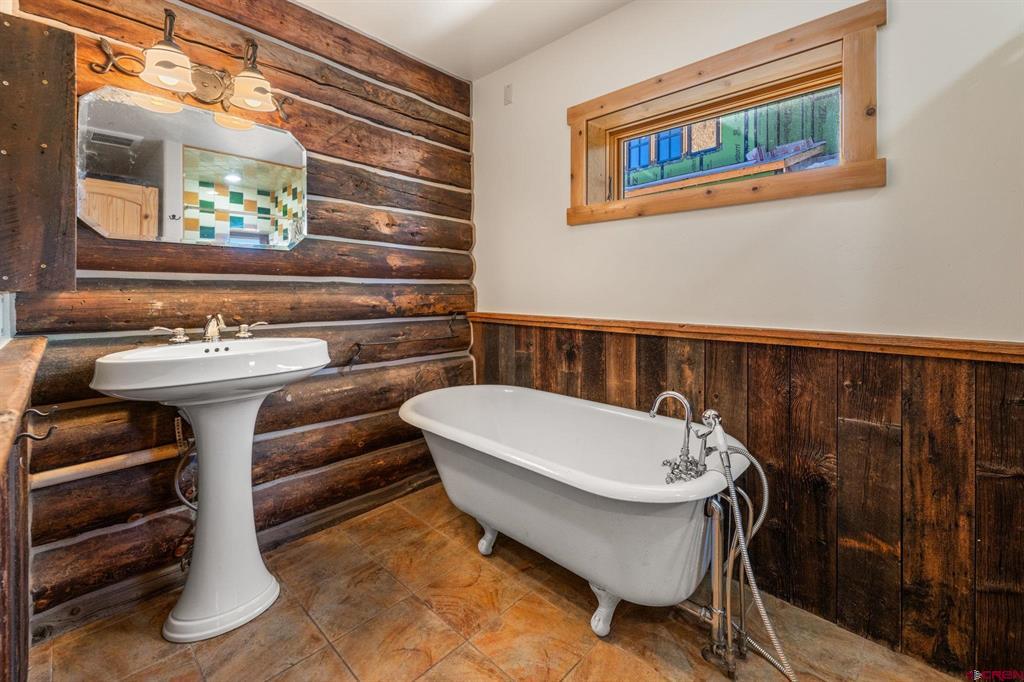 17 Elk Avenue Property Photo 27