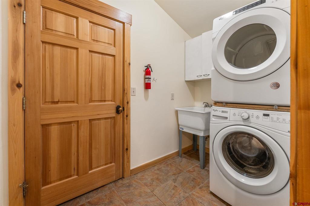 17 Elk Avenue Property Photo 30