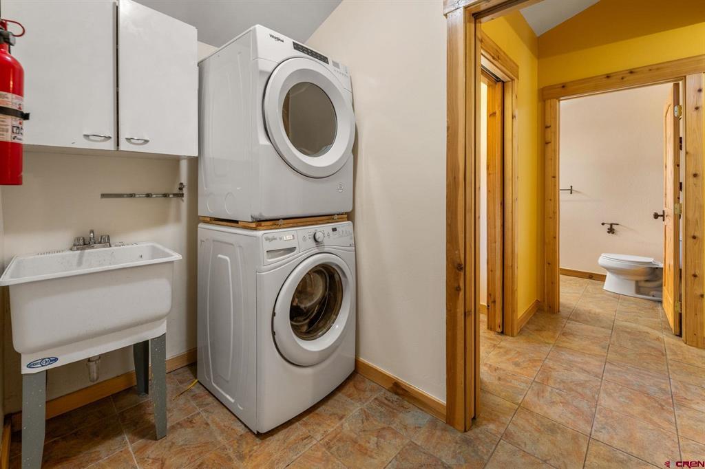 17 Elk Avenue Property Photo 31