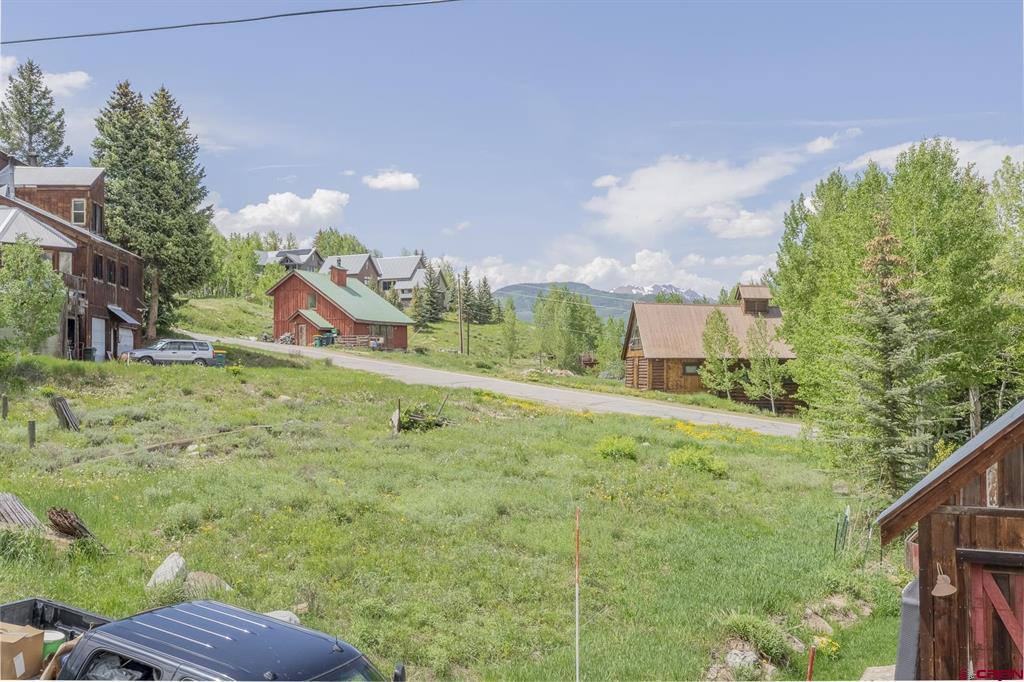 17 Elk Avenue Property Photo 35
