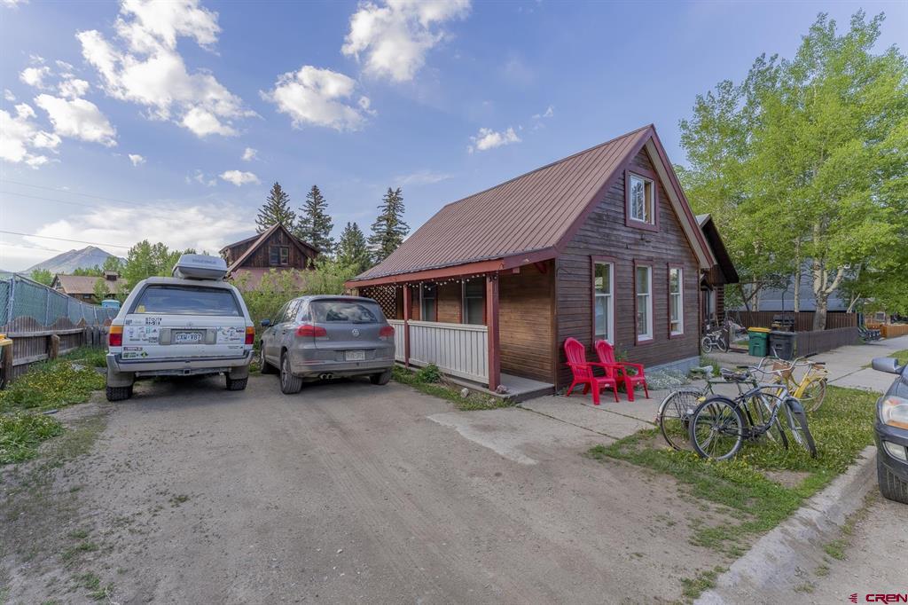17 Elk Avenue Property Photo 37