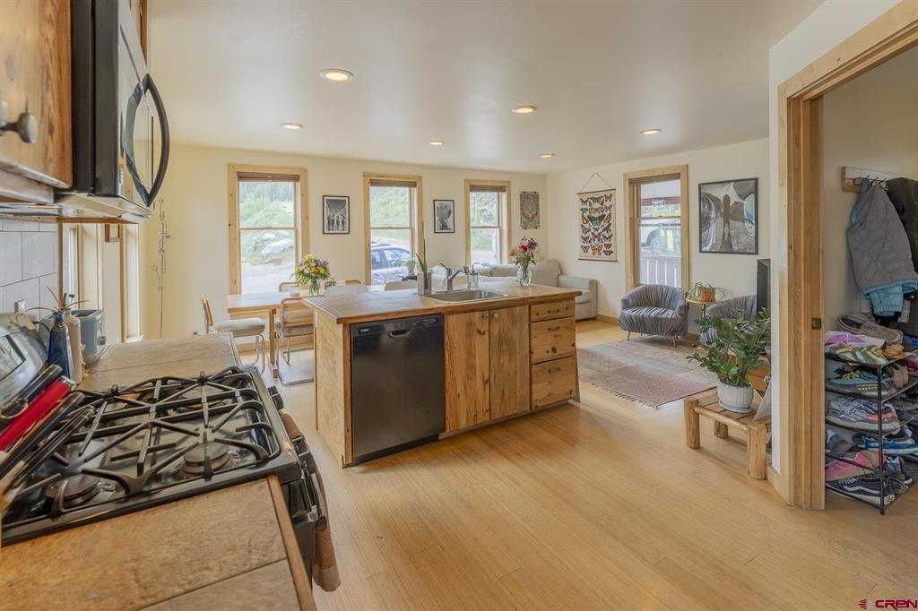 17 Elk Avenue Property Photo 40