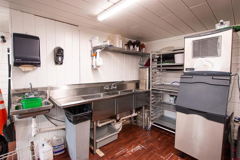 1035 Park Avenue Property Photo 8
