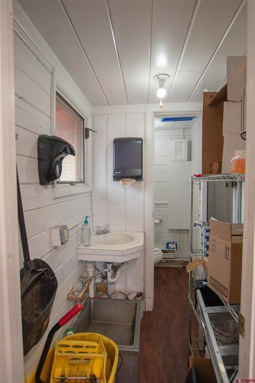 1035 Park Avenue Property Photo 11