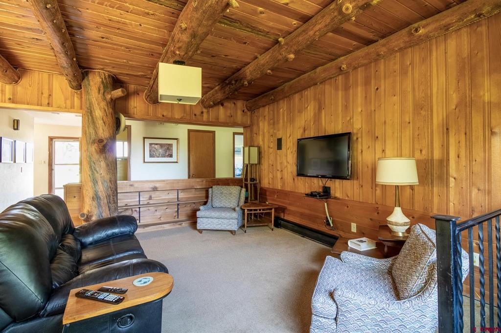 1702 Rolling Road Property Photo 9
