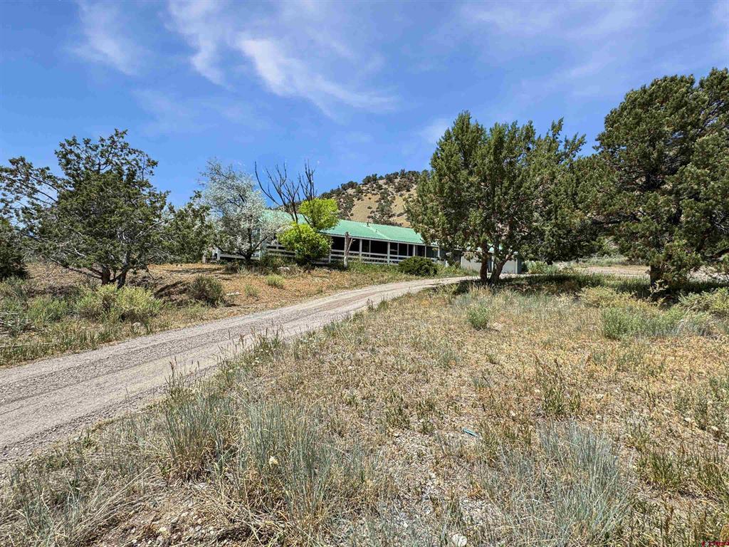 43157 Long Gulch Road Property Photo 1
