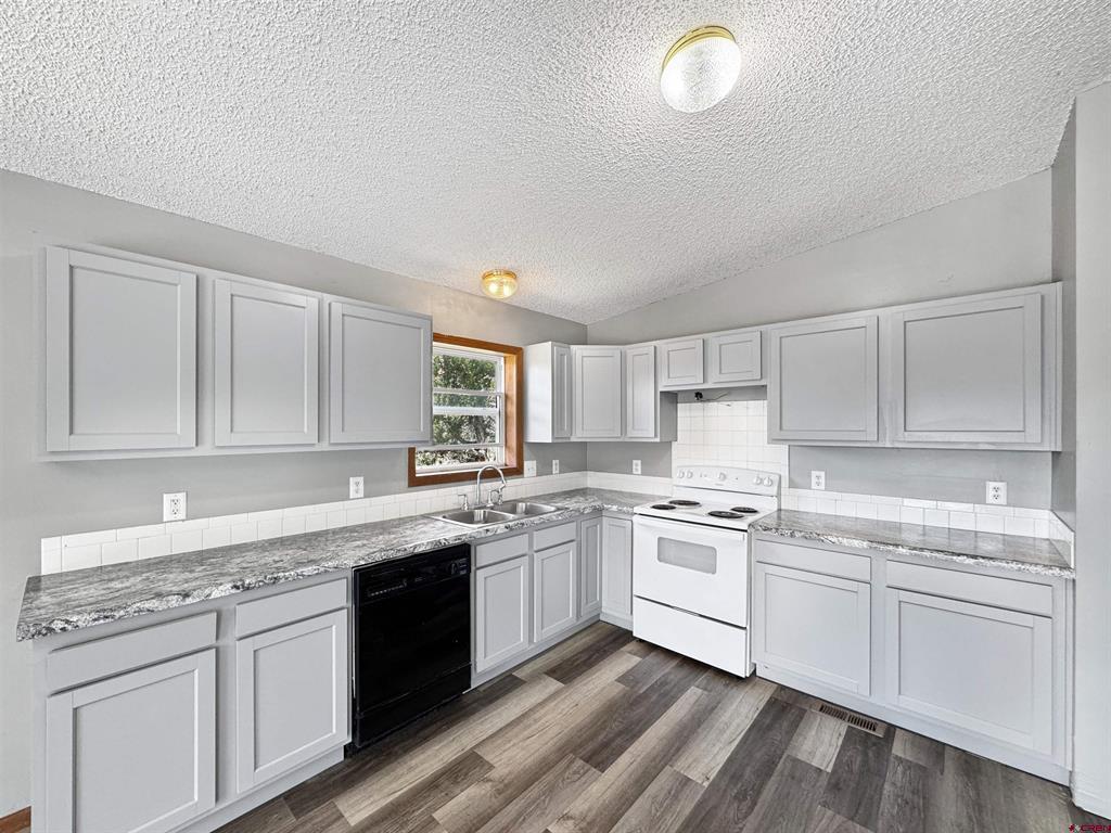 43157 Long Gulch Road Property Photo 8
