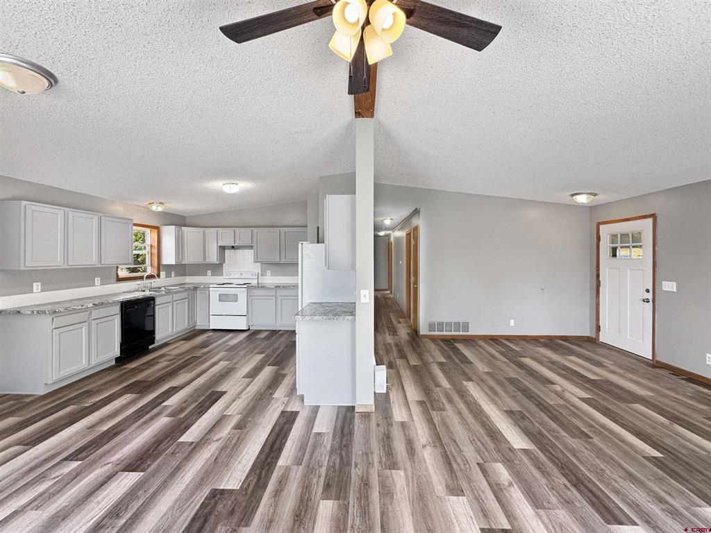43157 Long Gulch Road Property Photo 9