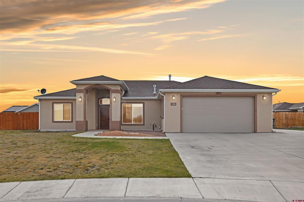 2606 Iris Court Property Photo 1