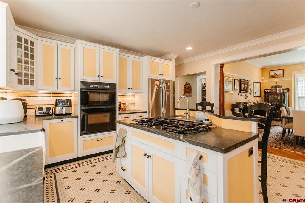 529 4th Street Property Photo 14