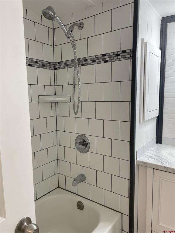 383 S Hillcrest Drive Property Photo 12