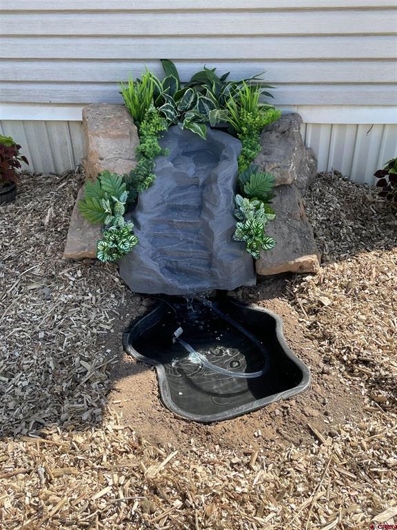 383 S Hillcrest Drive Property Photo 16