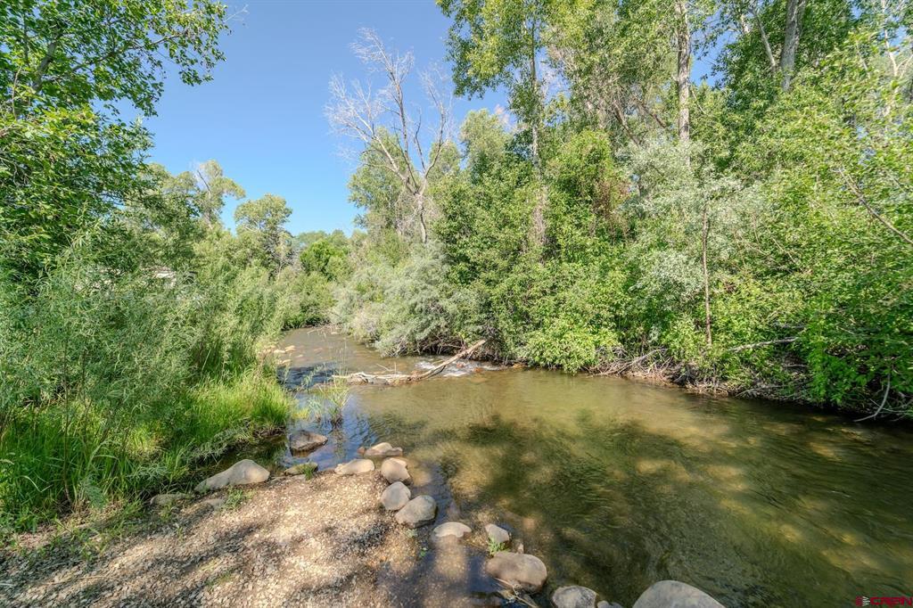 350 E Grand Avenue Property Photo 10