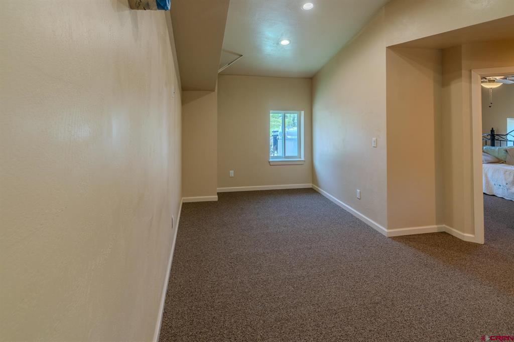 350 E Grand Avenue Property Photo 29