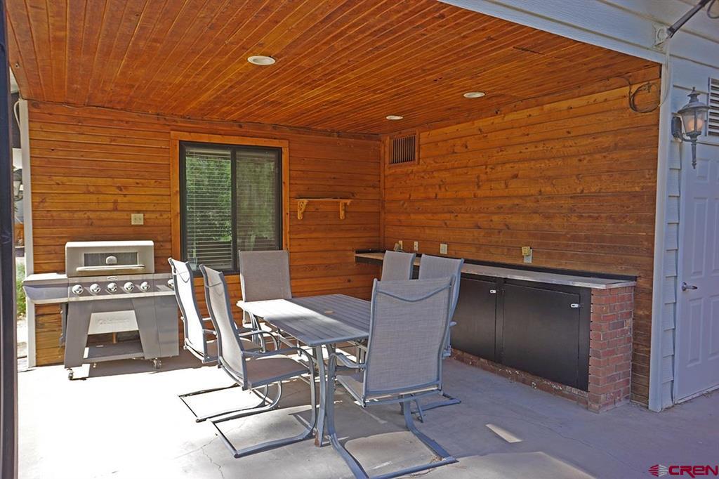 502 Riverside Avenue Property Photo 11