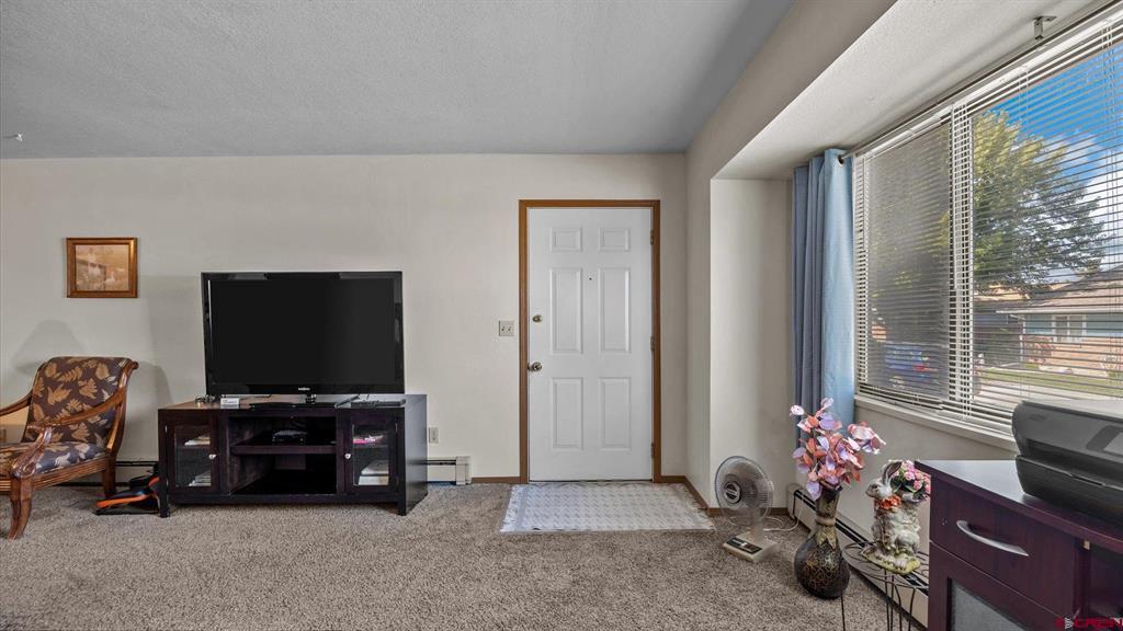 2136 Stratford Drive Property Photo 5