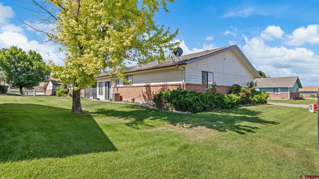 2136 Stratford Drive Property Photo 25