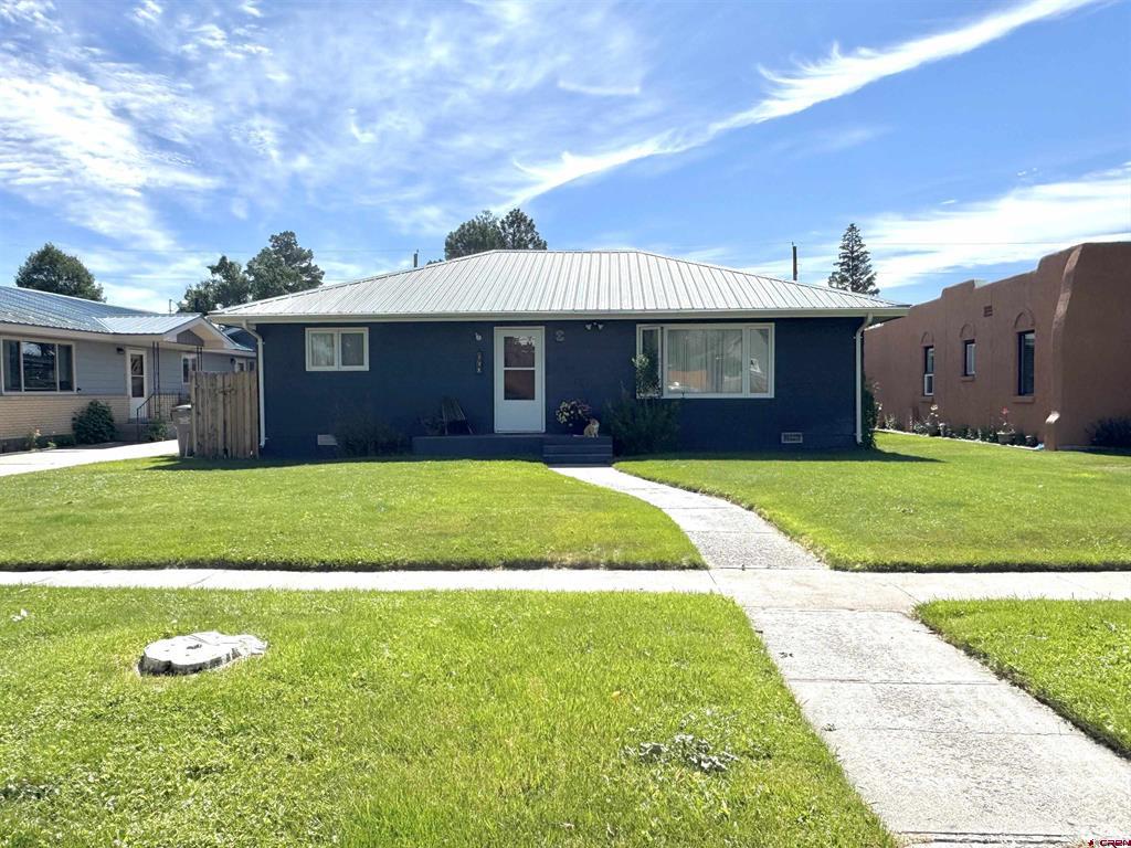 660 Columbia Avenue Property Photo 2