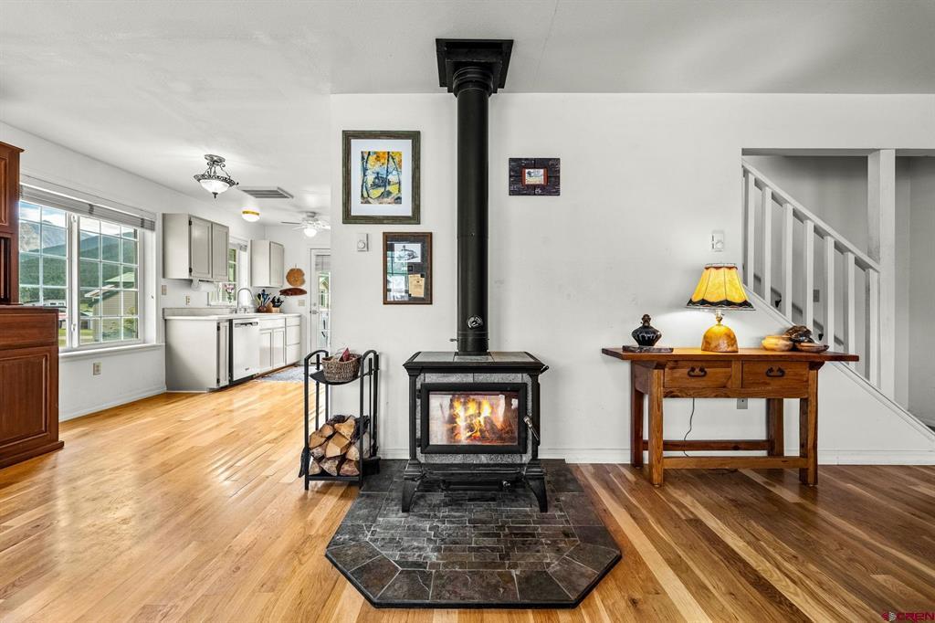 1736 Empire Street Property Photo 2