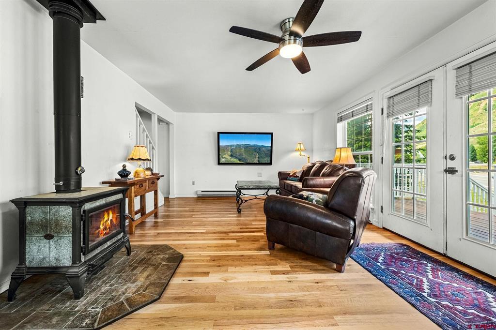 1736 Empire Street Property Photo 4