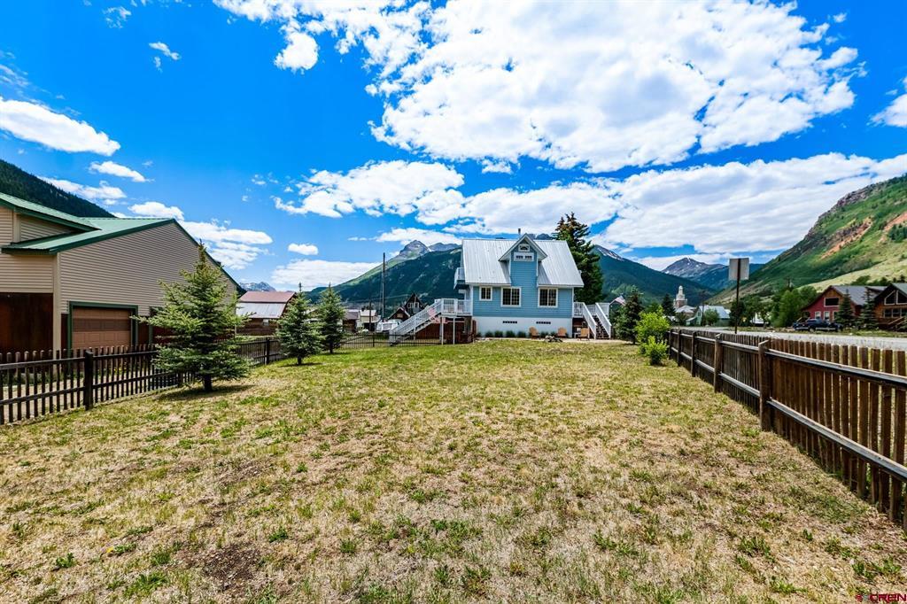 1736 Empire Street Property Photo 30