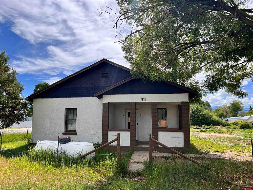 818 Costilla Street Property Photo 1