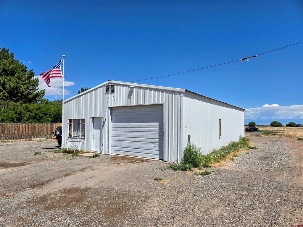 62915 Spring Creek Road Property Photo 3